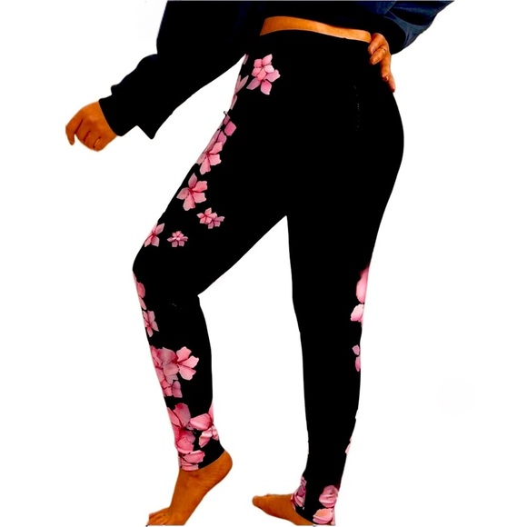 Women's Printed Leggings - Picture 2 of 5